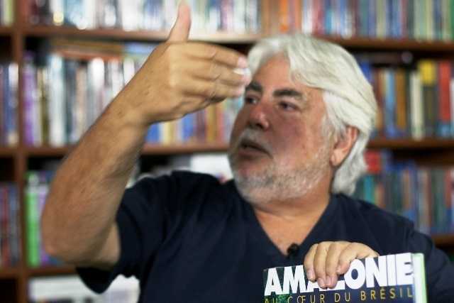 J._Macedo_falando_de_fotogafia.jpg